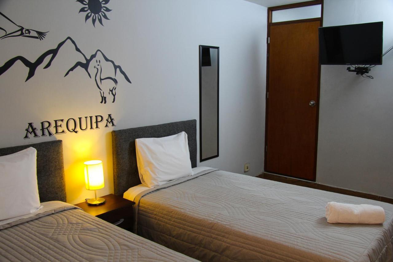 Lima Airport Tampu Bed & Breakfast Exterior photo