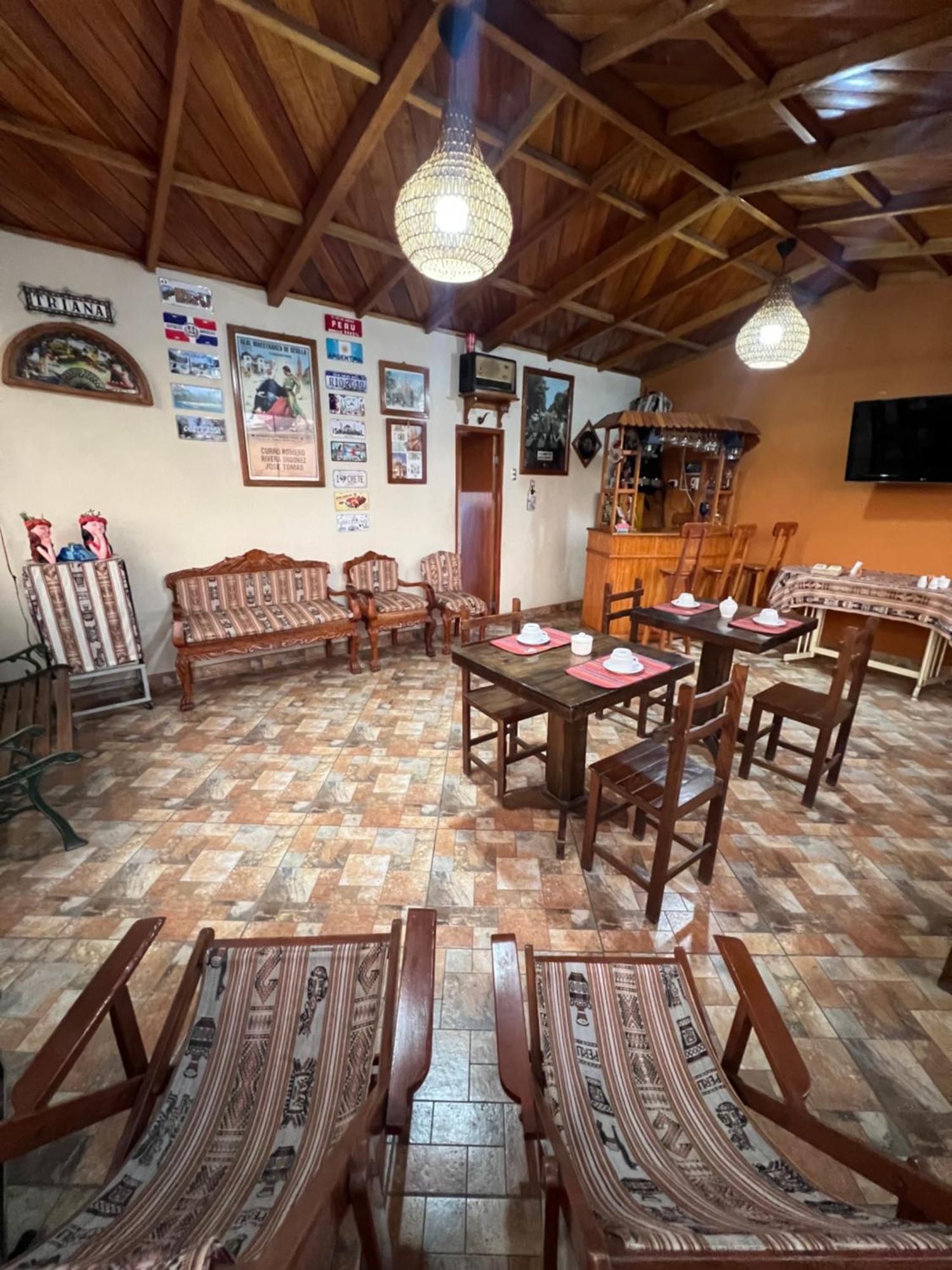 Lima Airport Tampu Bed & Breakfast Exterior photo